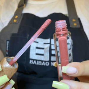 Labial Glitter Lipgloss Kiss Beauty - vista 2