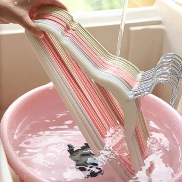 Percha de Terciopelo 2 Percha de Terciopelo 2