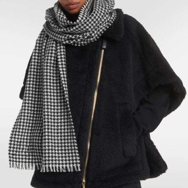 BUFANDA CUADRITOS 100% POLIESTER 65X180CM MDP 2 BUFANDA CUADRITOS 100% POLIESTER 65X180CM MDP 2