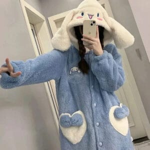 Pijama De Mujer Saco Manta Con Capucha Y Botones Cinnamonroll - vista 4