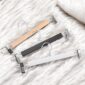 perchas de madera con broches