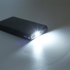 Arrancador Portatil Para Auto 4 En 1 – Power Bank + Linterna + Carga Usb - vista 2