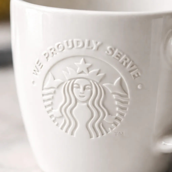taza-blanca-cerámica-starbucks-frase-"we-proudly-serve" Taza Blanca Cerámica Starbucks frase "We Proudly Serve"